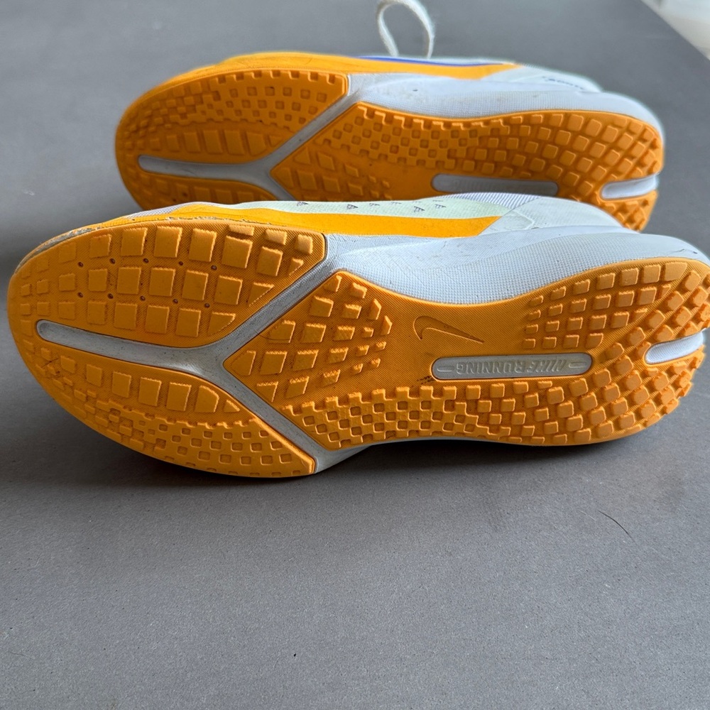 Nike Sonic Fly Trainers - Picture 7 of 7